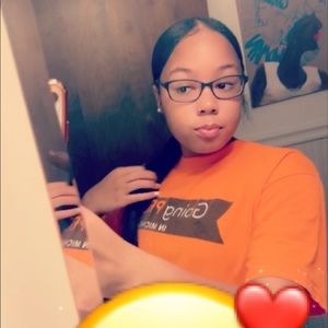 Meet your Posher, Janyia